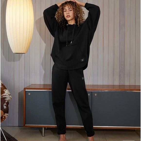 Savage X Fenty Black Caviar Longsleeve Oversized Xssential Drawstring Hoodie - Picture 9 of 17